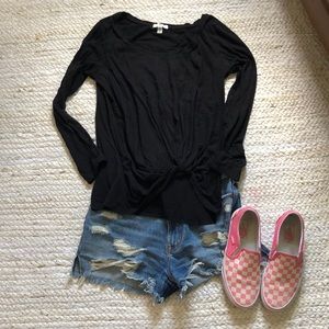 Knot front long sleeve SZ M flattering shirt